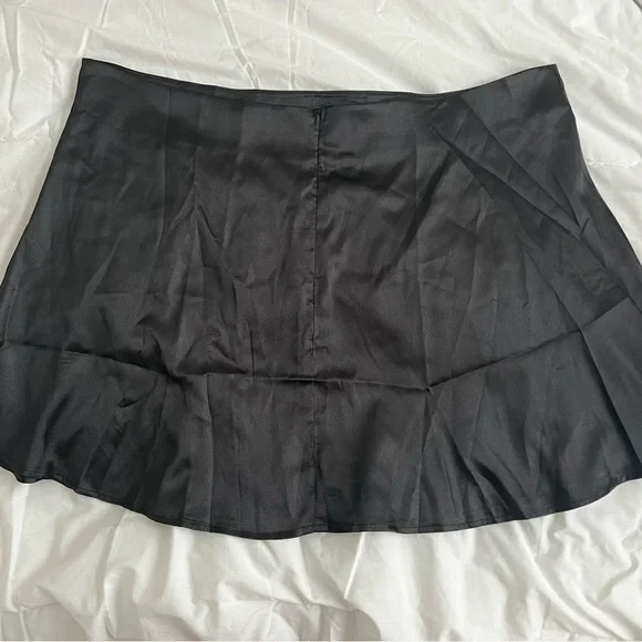 Shein Skirt - Picture 3 of 5